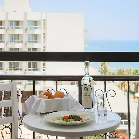 Sandy & - Ex Sentido Hotel Larnaca