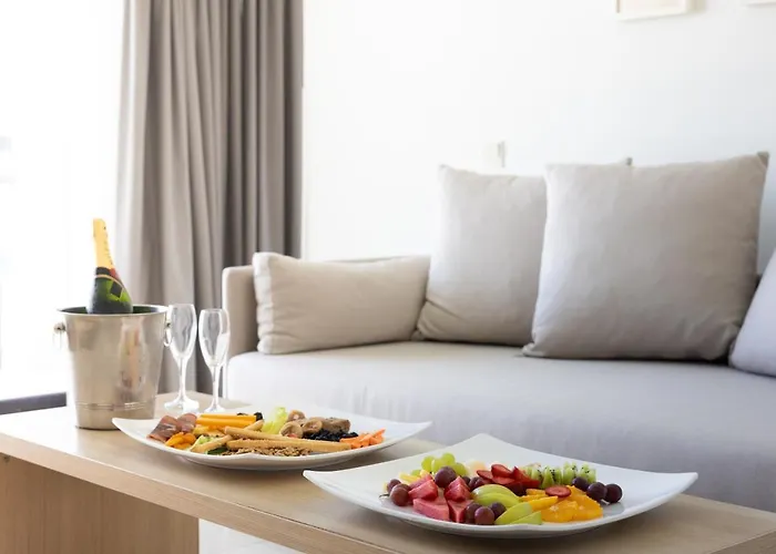 Sandy & - Ex Sentido 4* ラルナカ