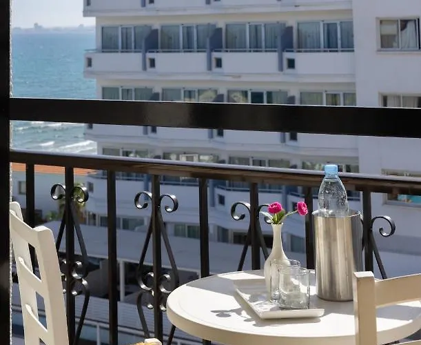 ホテル Sandy & - Ex Sentido ラルナカ