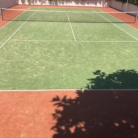 Sandy & - Ex Sentido Larnaca