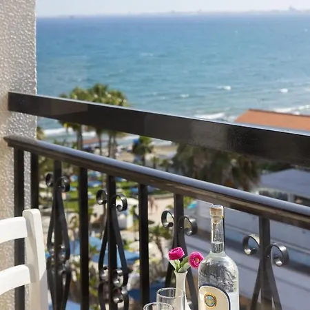 Sandy & - Ex Sentido Hotel Larnaca