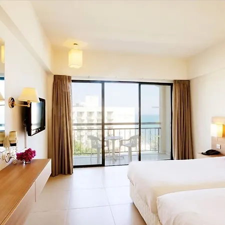 Sandy & - Ex Sentido Hotel Larnaca